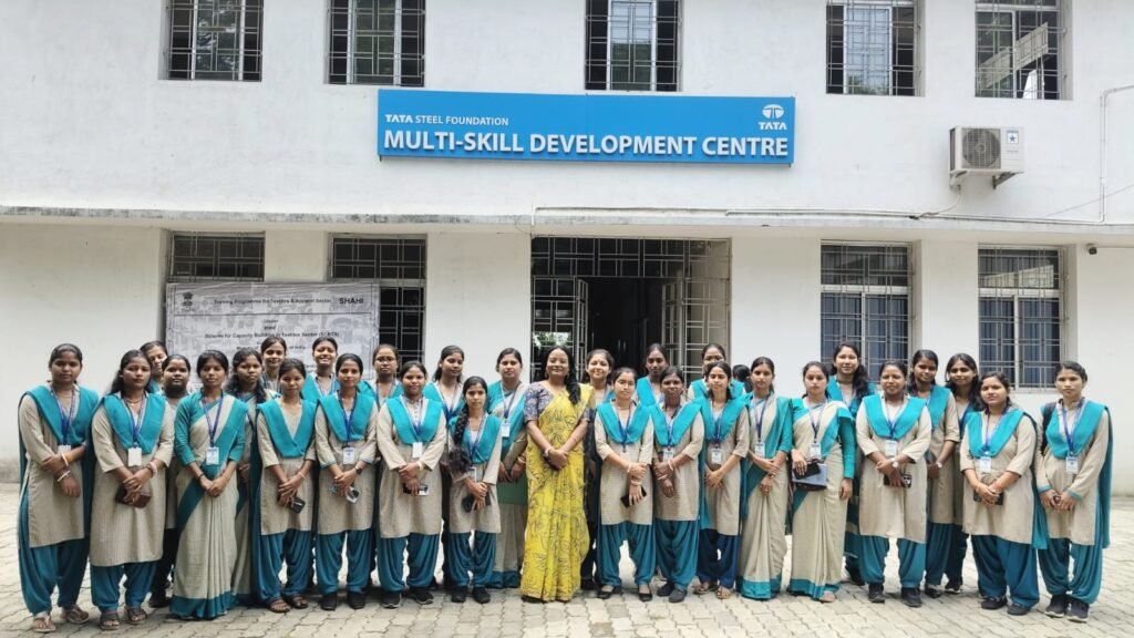 महिला कॉलेज चाईबासा की छात्राओं ने जाना कौशल विकास का नया संसार कौशल विकास