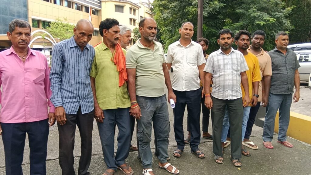 बर्मामाइंस गोदाम के मजदूर: रोजी-रोटी के संकट पर उपायुक्त से लगाई गुहार बर्मामाइंस गोदाम के मजदूर
