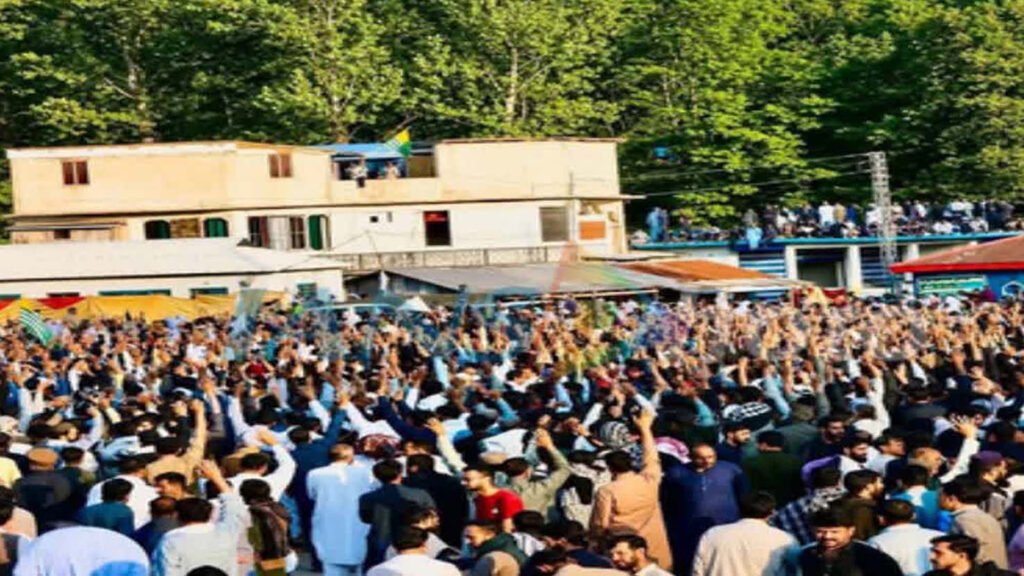 PoK में बगावत: भारत से मदद की अपील, पाकिस्तान में हड़कंप PoK में बगावत