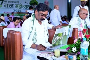 “आज का पौधा आने वाली पीढ़ियों के लिए उपहार”: हेमंत सोरेन