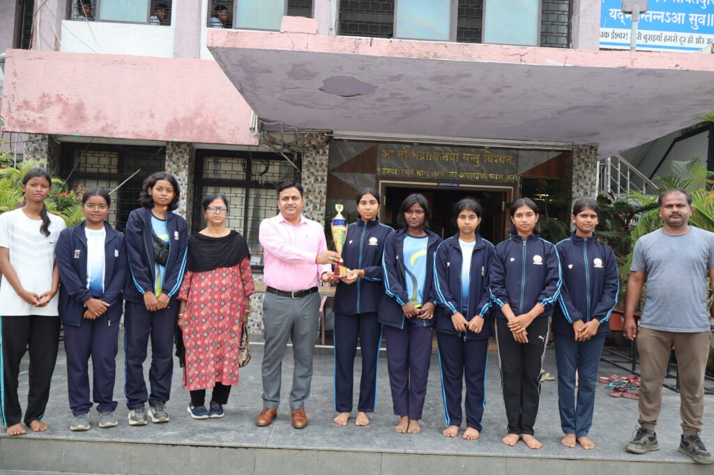 CBSE क्लस्टर कबड्डी प्रतियोगिता में डीएवी गांधीनगर की छात्राओं ने लहराया परचम, जीता तीसरा स्थान