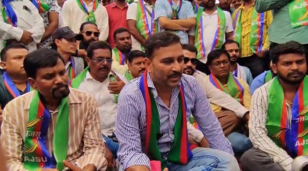 बापू वाटिका में आजसू का धरना, JPSC-JSSC मामले में सुदेश महतो ने उठाई CBI जांच की मांग