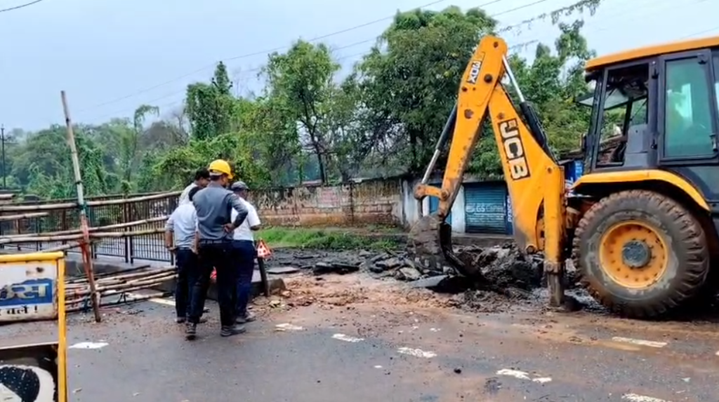 केन्दुआडीह NH-32 भू-धसान स्थल पर BCCL की खुदाई शुरू, सड़क खुलने की उम्मीद के बीच विस्थापन का डर