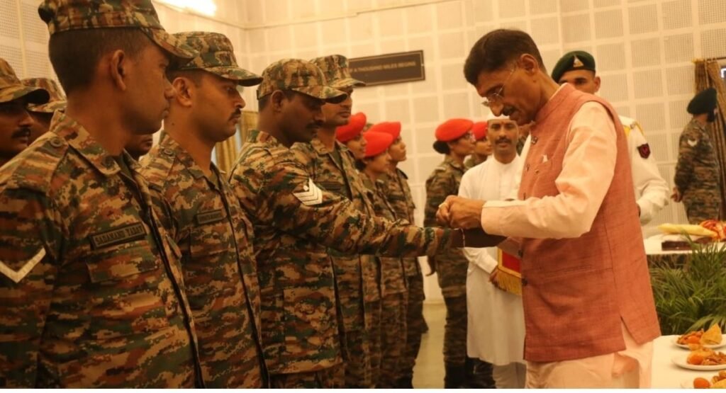 रक्षा राज्य मंत्री संजय सेठ ने जवानों संग मनाया रक्षाबंधन, बोले- राष्ट्र और रक्षकों के बीच मजबूत होती है विश्वास की डोर