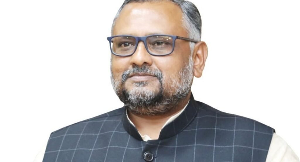 मनोहरपुर में टाटानगर–एर्नाकुलम एक्सप्रेस के ठहराव को मंजूरी, यात्रियों को मिलेगी बड़ी राहत