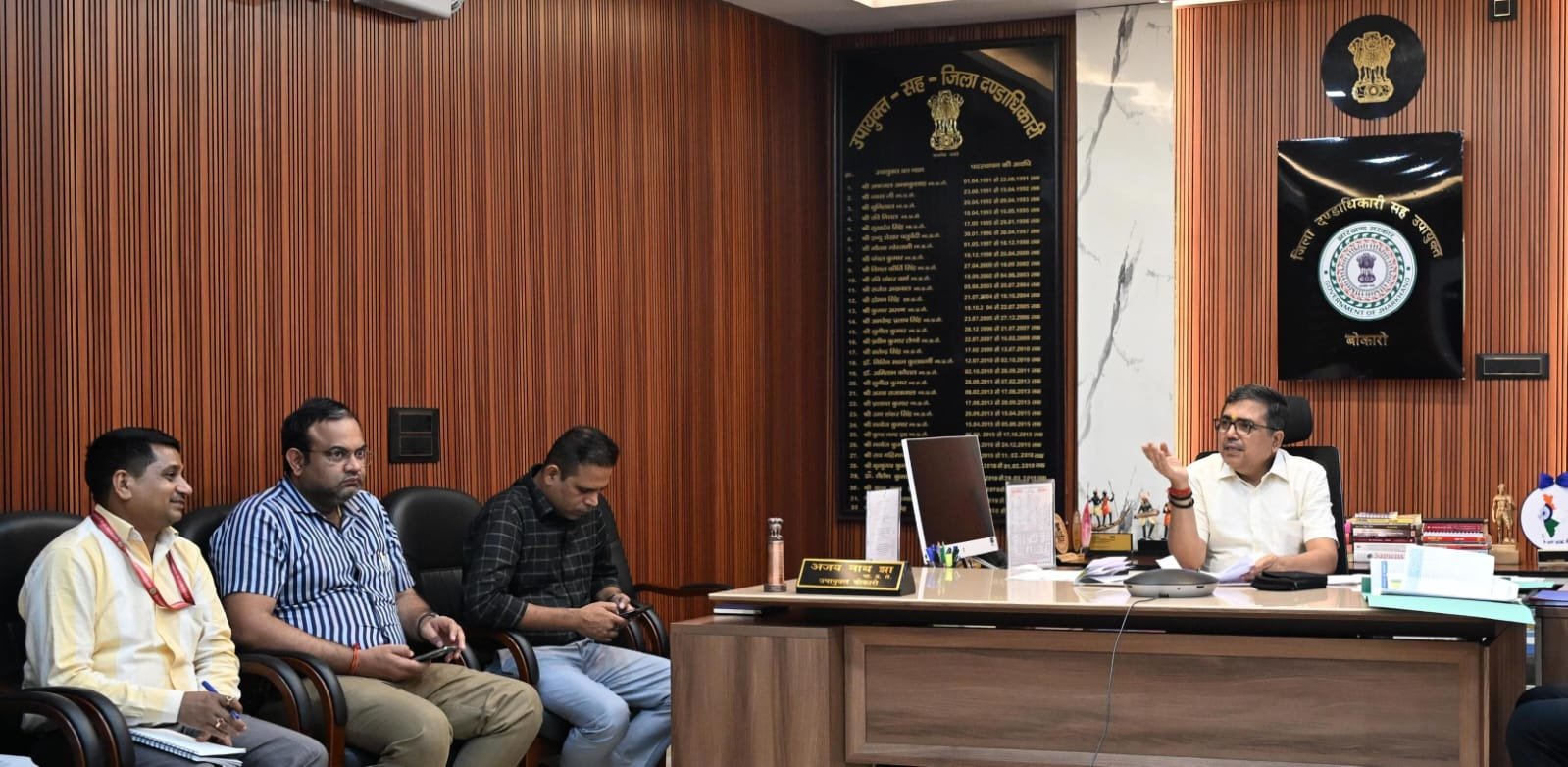 पेड़ों को राखी बांधकर बच्चों ने मनाया अनोखा रक्षाबंधन, लिया जिंदगीभर साथ निभाने का संकल्प