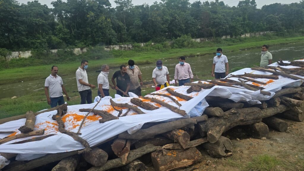 43 लावारिस शवों का हुआ सामूहिक अंतिम संस्कार, पूरे विधि-विधान से दी गई विदाई