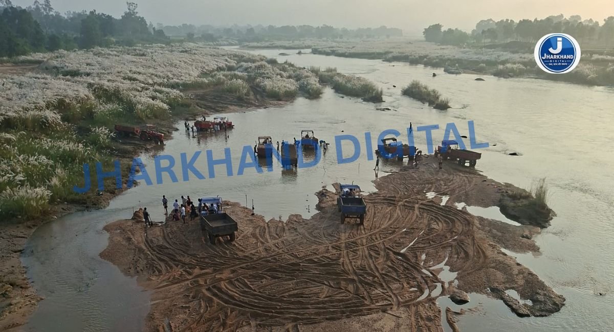 DMO साहब, आप तो कह रहे थे कहीं अवैध बालू नहीं उठ रहा… फिर कांची नदी में ये क्या हो रहा है?