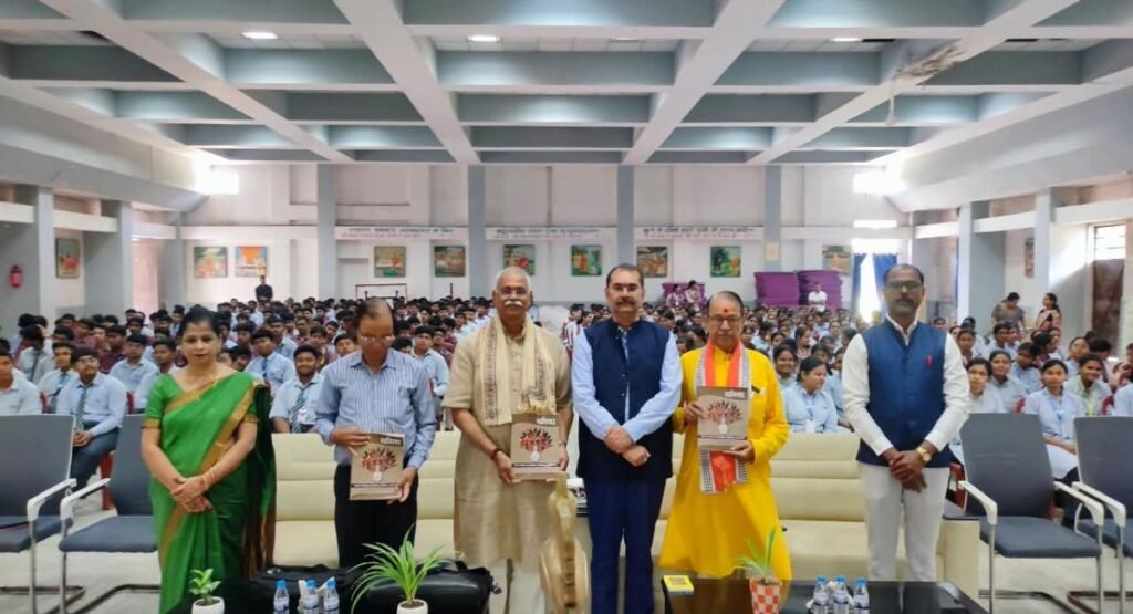 डीएवी हेहल में हिंदी पखवारा का आयोजन, विद्यार्थियों को दिया मातृभाषा पर गर्व करने का संदेश डीएवी