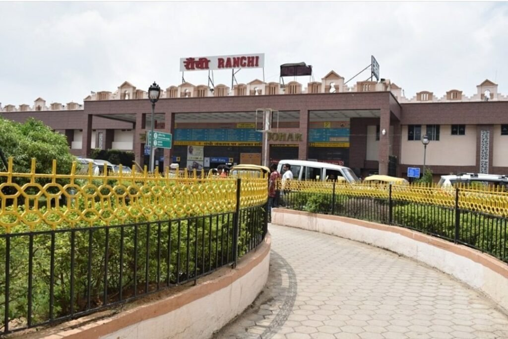 सफाई, सुविधा और रखरखाव में अव्वल राँची स्टेशन, पूरे जोन में मिला ‘बेस्ट केप्ट स्टेशन शील्ड-2026’ का सम्मान