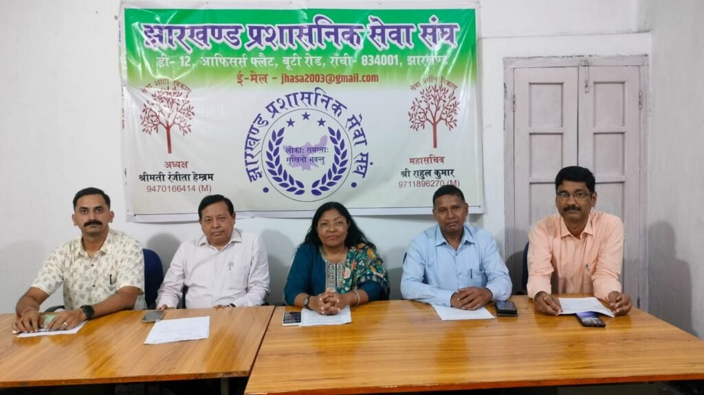 हजारीबाग में CO से बदसलूकी पर JHASA सख्त, योगेंद्र साव पर कार्रवाई की मांग…FIR नहीं हुई तो कार्य बहिष्कार की चेतावनी