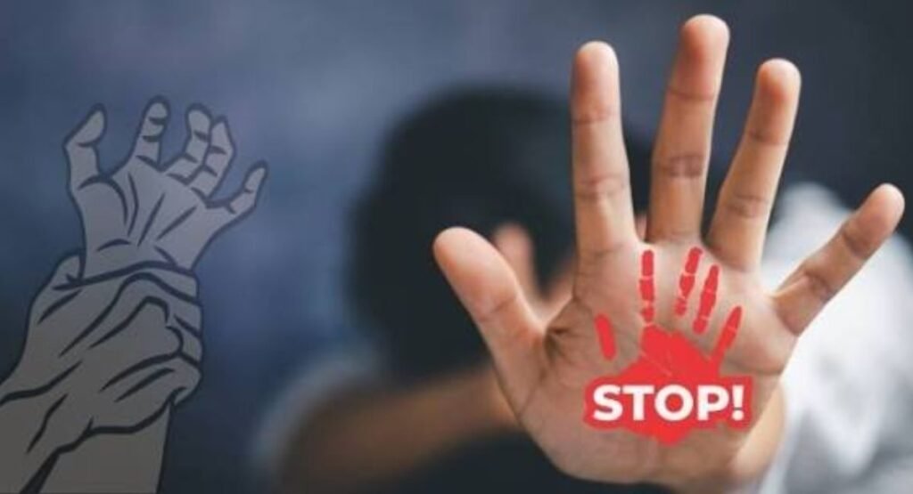 जिस पिता से थी सुरक्षा की उम्मीद, उसी पर बेटी ने लगाया गंभीर आरोप