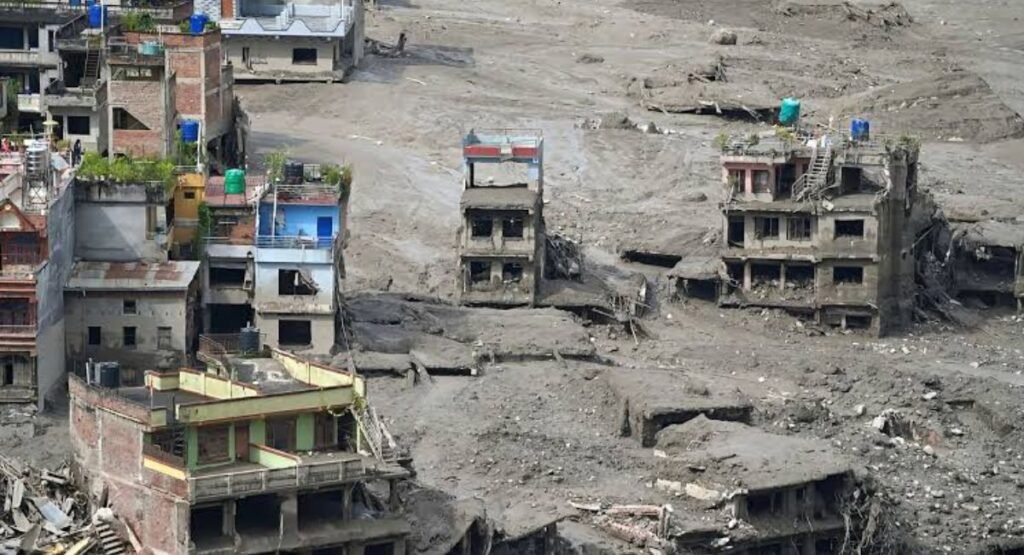 नेपाल में अचानक आई बाढ़ से मरने वालों की संख्या बढ़कर हुई 1127, रेस्क्यू ऑपरेशन जारी