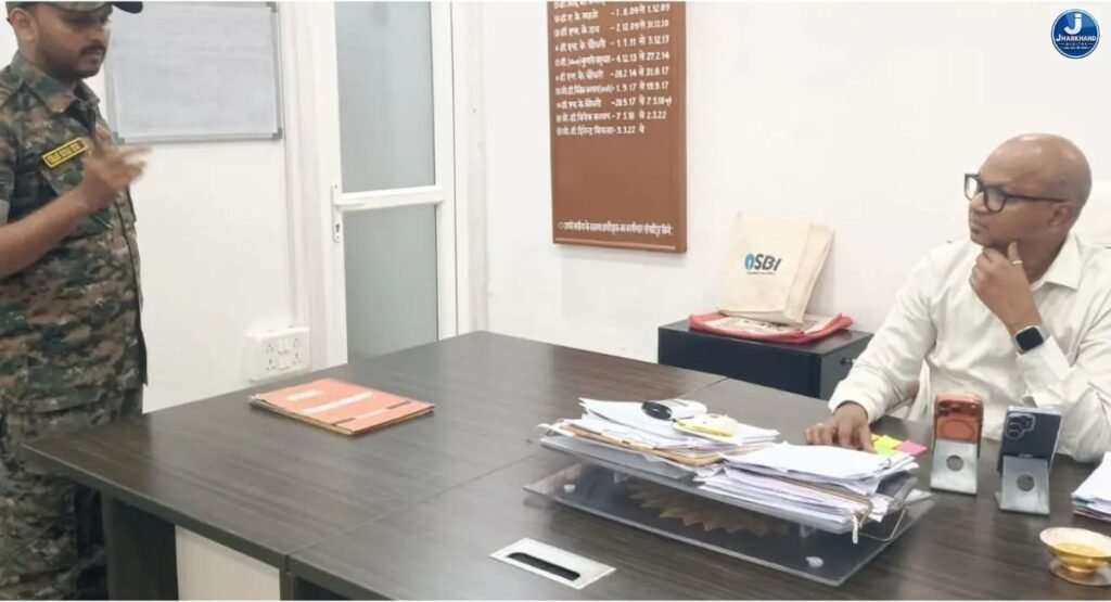 रिम्स में पेशाब जाने के बहाने एक कैदी फरार