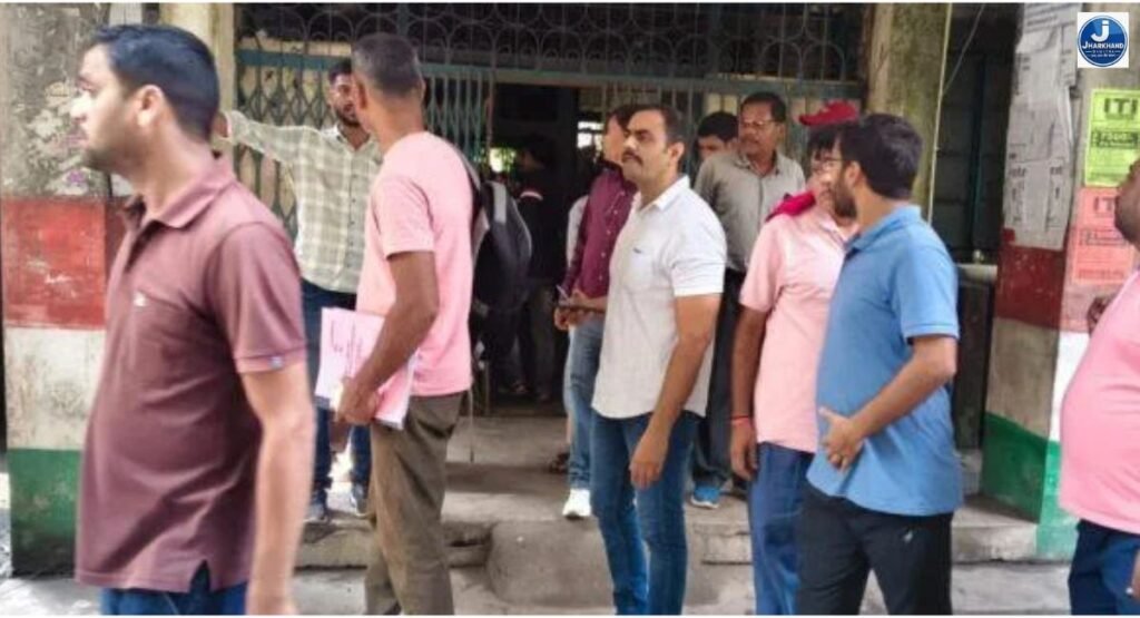 बोकारो के CCL में CBI की बड़ी कार्रवाई, 18 हजार रिश्वत लेते दो क्लर्क रंगेहाथ गिरफ्तार