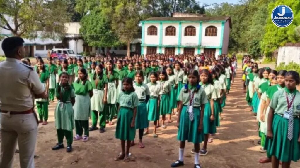 बच्चों को होनी चाहिए अपने अधिकारों की जानकारी : पलामू पुलिस की पहल