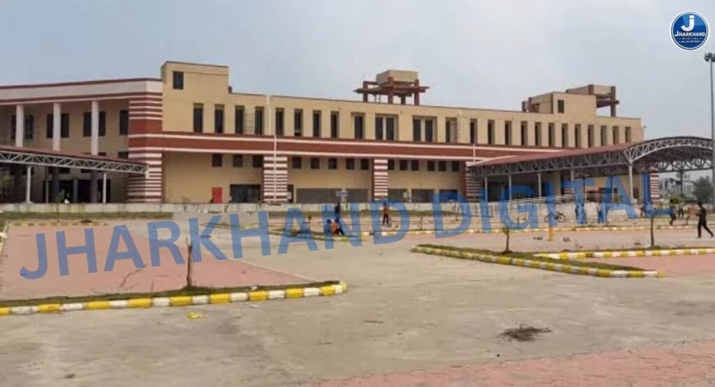रांची रेलवे स्टेशन का मुख्य द्वार 1 नवंबर से बंद, अब प्लेटफॉर्म-6 की ओर से मिलेगा प्रवेश…कई इलाकों के यात्रियों का बदलेगा रास्ता