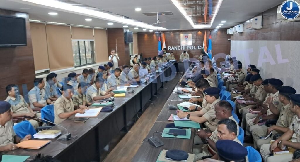 नवरात्र को लेकर रांची पुलिस फुल अलर्ट मोड में, पूजा पंडालों में सादे कपड़ों में तैनात रहेंगे जवान…ड्रोन से होगी कड़ी निगरानी
