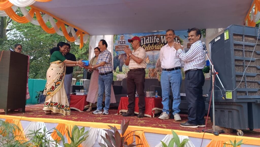 32 स्कूलों के 600 बच्चों ने रंगों में उतारी वन्यजीवों की दुनिया, टाटा जू में वन्यजीव सप्ताह का समापन