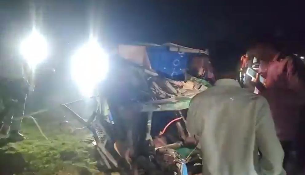 गिरिडीह में बेकाबू कार ने मचाया हड़कंप, टेंपो और कई बाइकों को मारी टक्कर…एक की मौत, दर्जनों घायल होने की सूचना