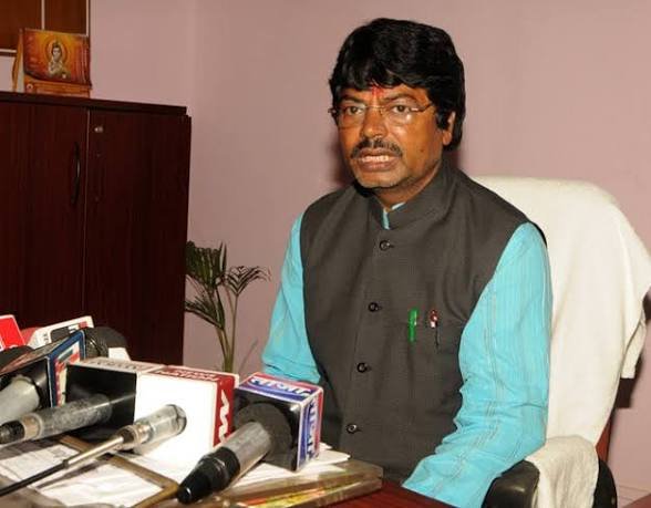 कांग्रेस में अनुशासनहीनता पर तीन साल का निष्कासन, लेकिन क्या टिकेगी सजा? योगेंद्र साव के मामले ने फिर खड़े किए सवाल