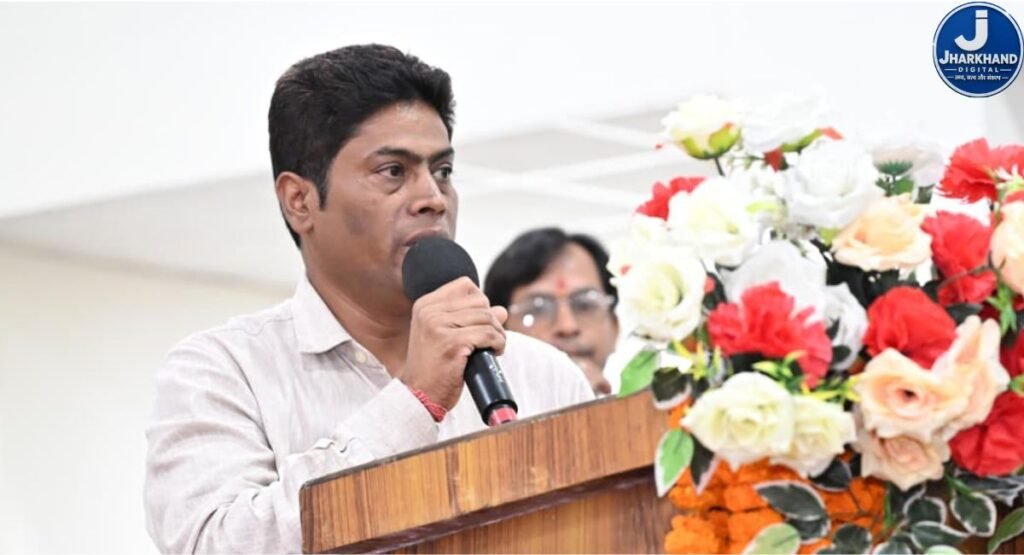 बोकारो रोजगार मेले में 1,328 युवाओं को मिला ऑफर लेटर, 14 कंपनियों ने लिया साक्षात्कार