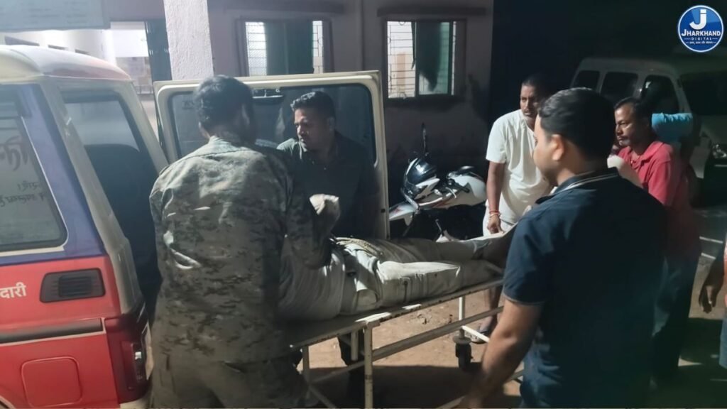 एंबुलेंस का इंतजार नहीं, पुलिस वाहन से घायल को पहुंचाया अस्पताल