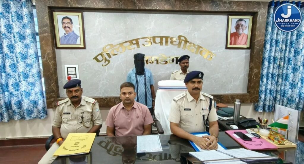 सिमडेगा में 10 वर्षीय छात्रा से दुष्कर्म के आरोप में शिक्षक गिरफ्तार, जान से मारने की धमकी देने का भी आरोप